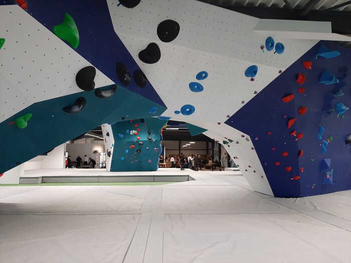 Peace & Bloc EP Climbing