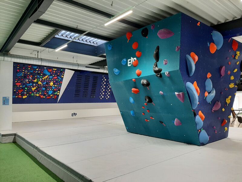 Peace & Bloc EP Climbing