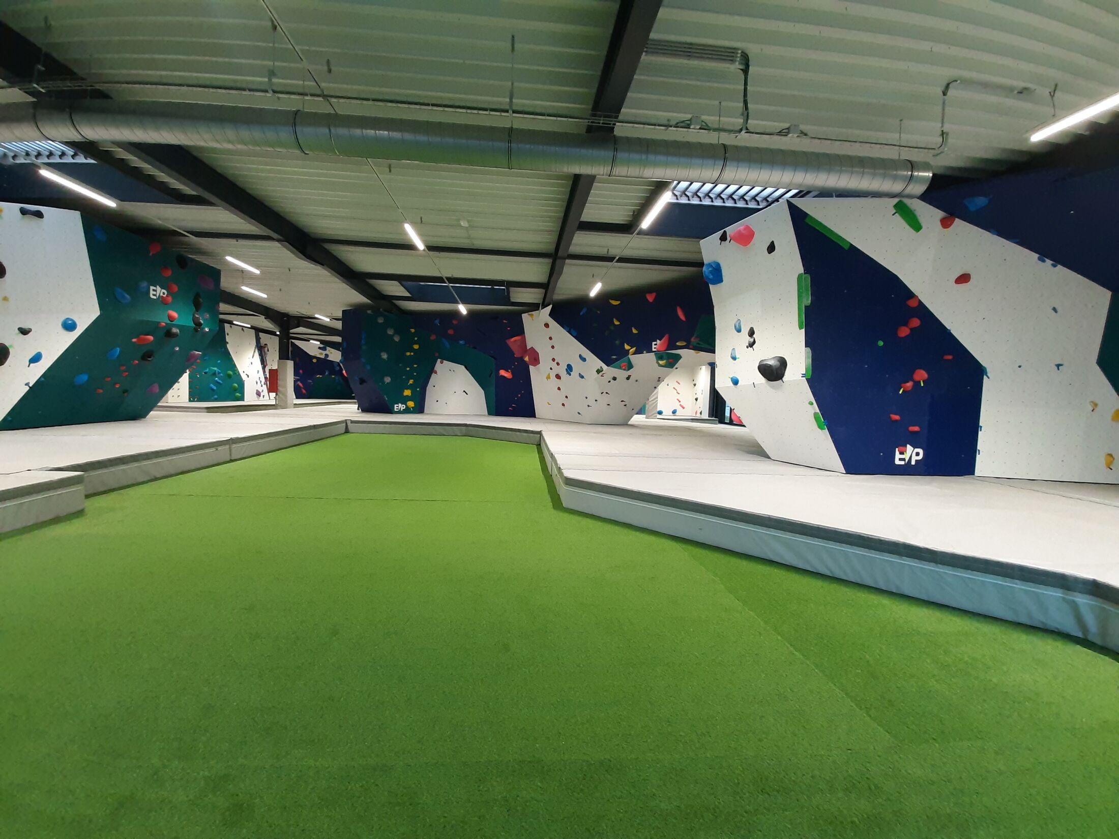 Peace & Bloc EP Climbing