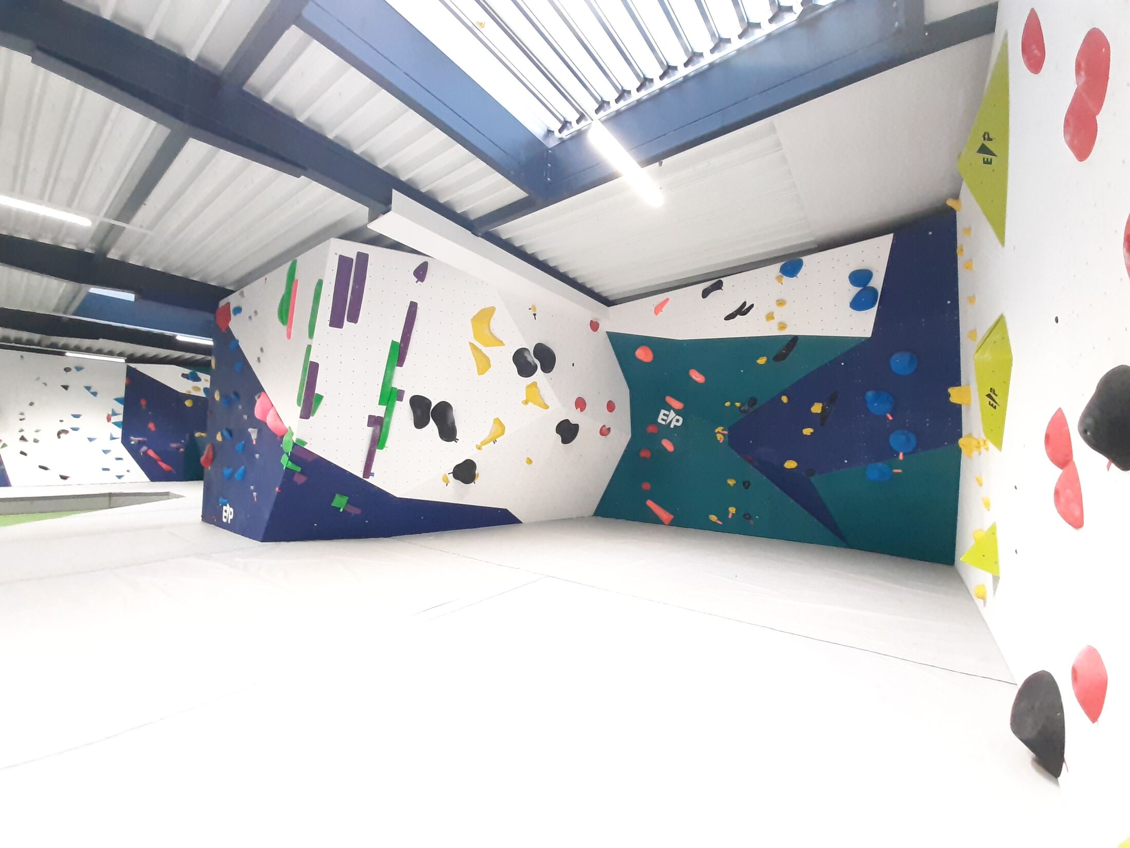 Peace & Bloc EP Climbing