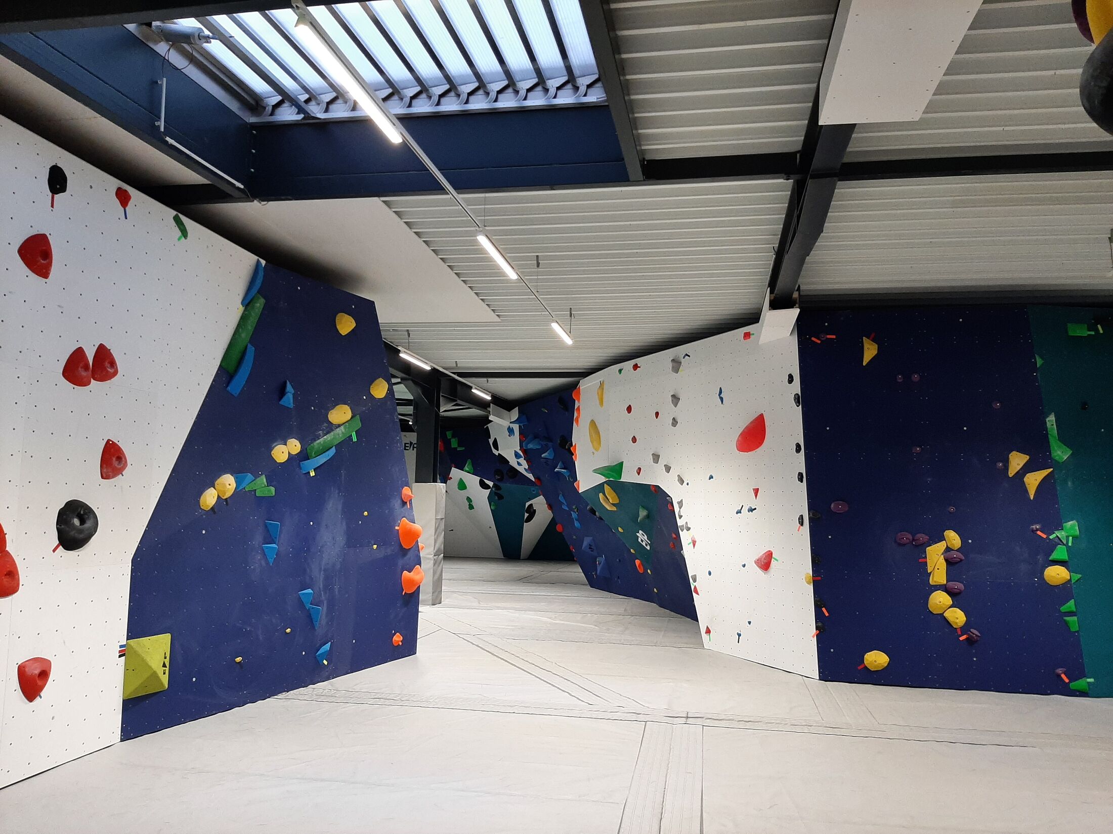 Peace & Bloc EP Climbing